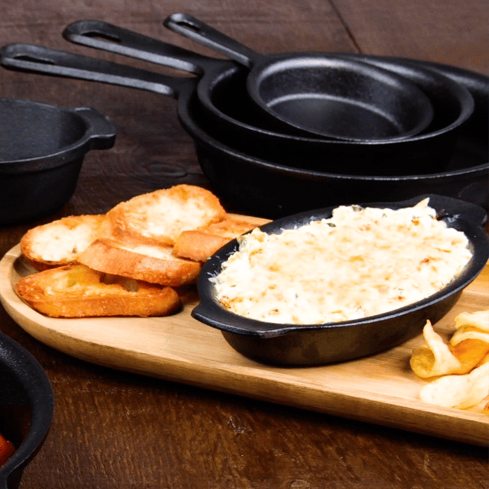 Browne Canada Foodservice Smallwares Each Browne 573730 THERMALLOY Cast Iron Skillet 10 Inch 25.4 Centimeter Preseasoned | Denson CFE