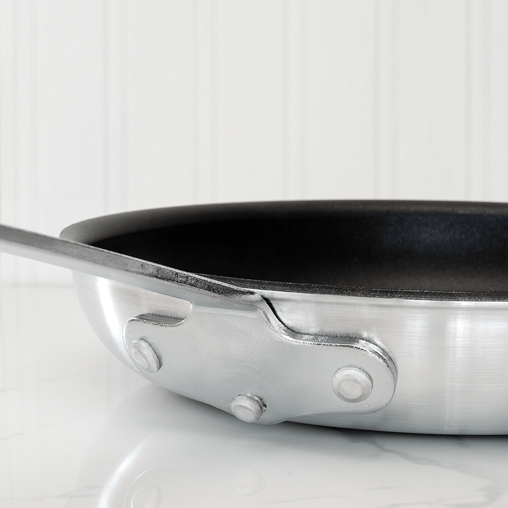 Browne Canada Foodservice Smallwares Each Browne 5814830 THERMALLOY Fry Pan 10 Inch Aluminum Eclipse Non-stick with Sleeve | Denson CFE