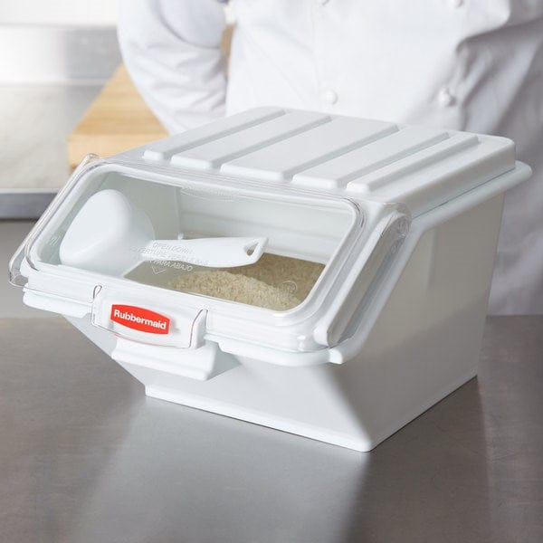 Rubbermaid Canada-MDS Food Service Supplies Each Rubbermaid FG9G6000WHT ProSave Safety Storage Bin with Scoop - 40 cup Capacity, 15 x 11 3/4 x 8 1/2" White