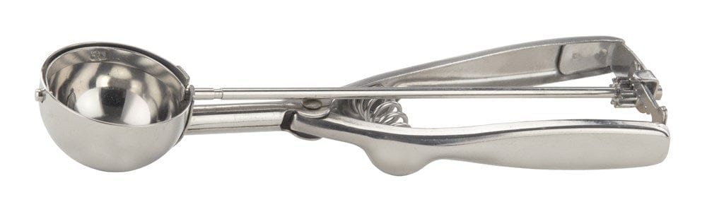 Winco Smallwares Each Winco ISS-30 Round Squeeze Handle Disher Portion Scoop 1.25 Ounce | Denson CFE
