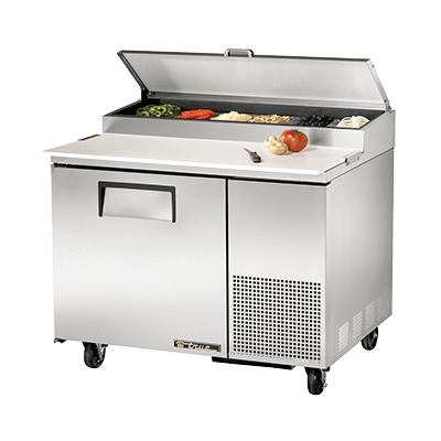 True Food International Canada Sub Category Each True TPP-AT-44-HC 44-5/8” Solid Door Alternate Top Pizza Prep Table With 6 Food Pans And Hydrocarbon Refrigerant - 115V